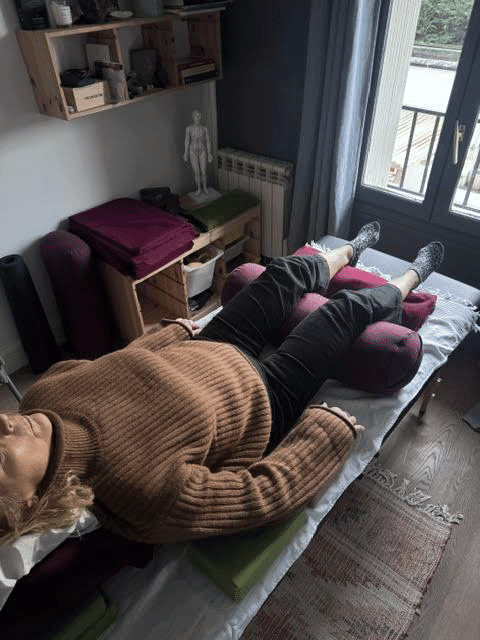 Yoga Restauratif : Installation dans la posture de la chaise longue